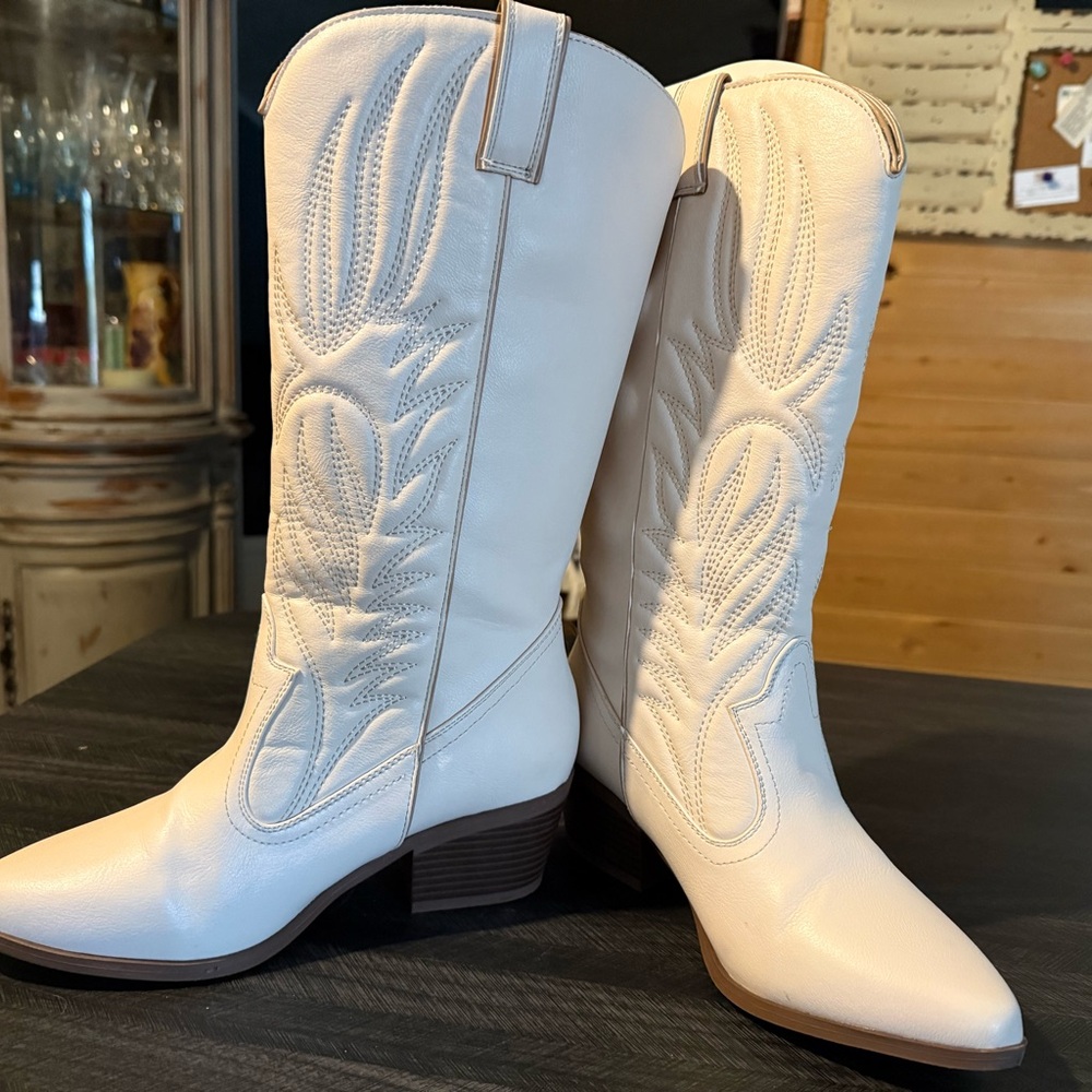 Qupid Cream Heeled Western Boots